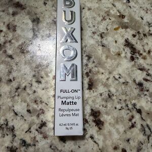 Buxom Plumping Lip Matte Product in After Hours